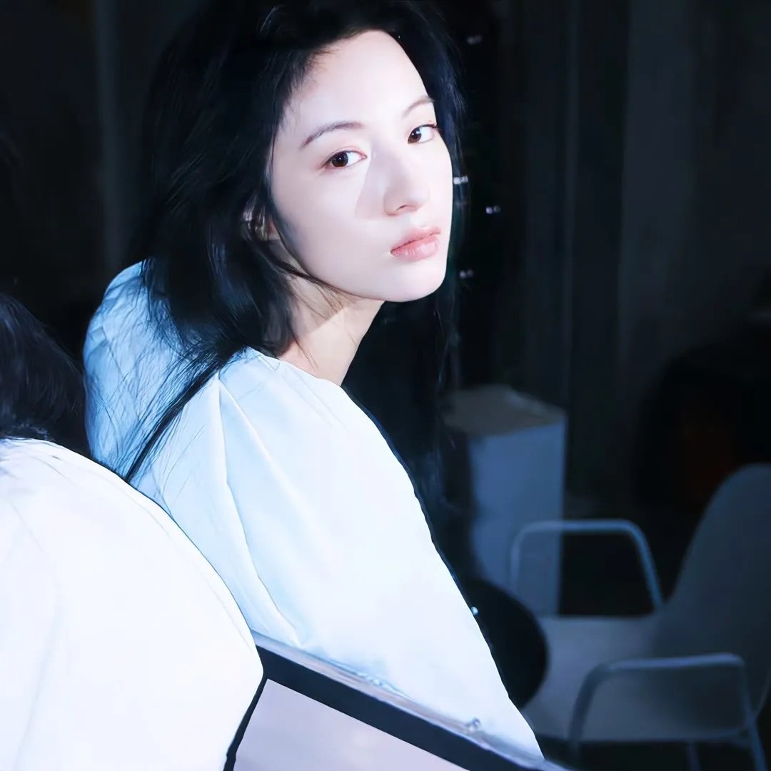 千钧。一发